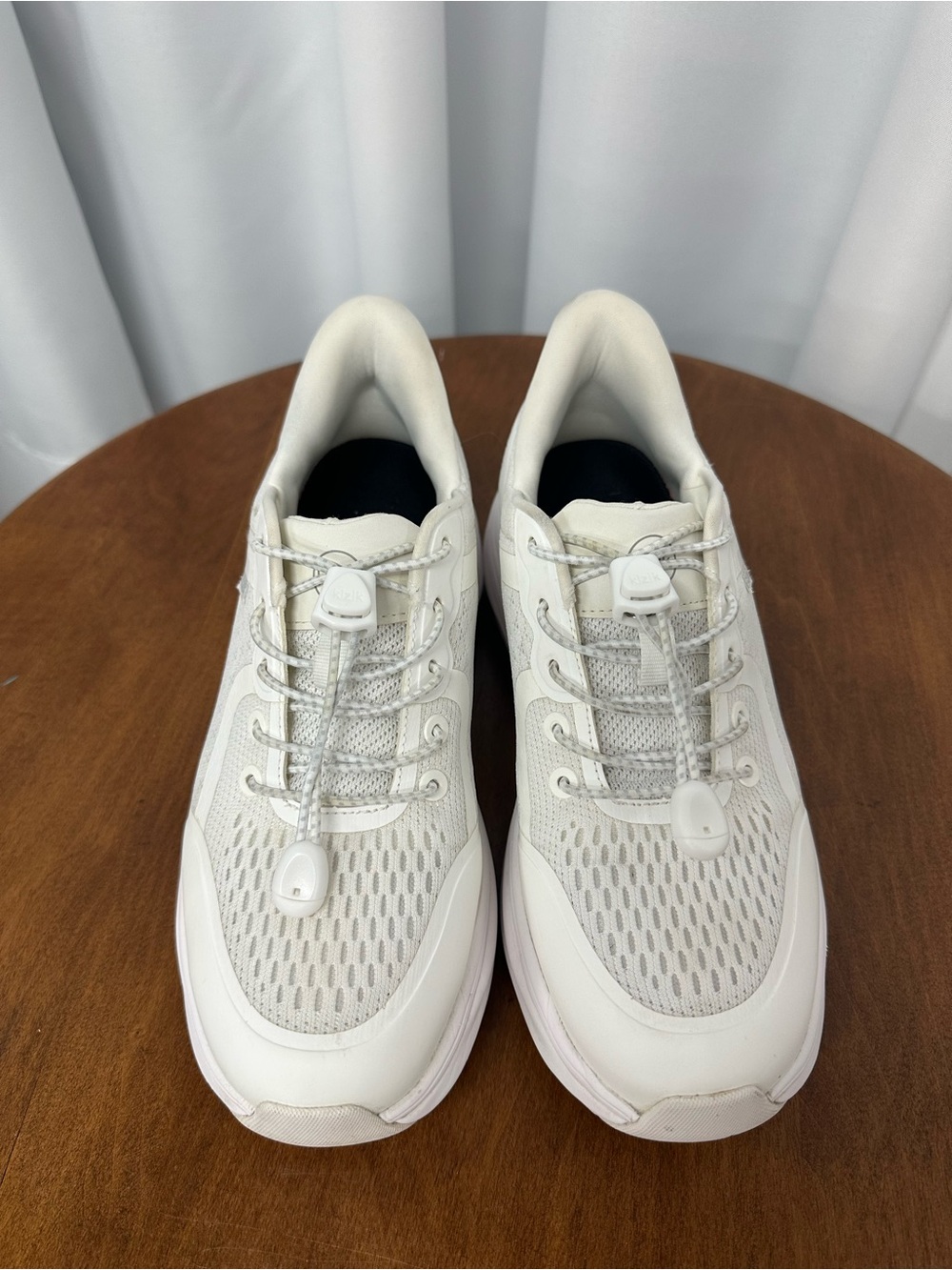 Kizik London hands free Athletic Sneakers women’s size 7 white